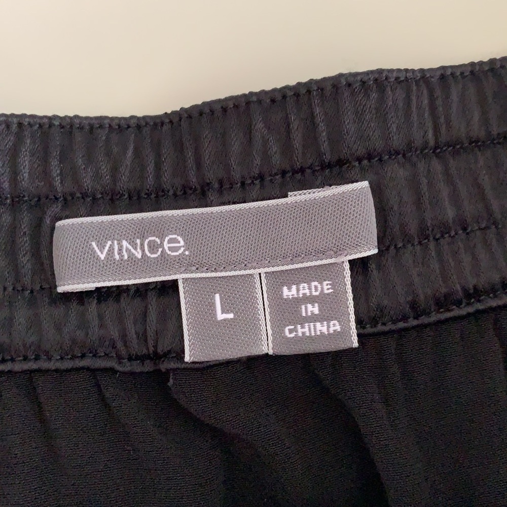 Vince black luxe contrasting fabric shorts in sz L - Picture 7 of 8